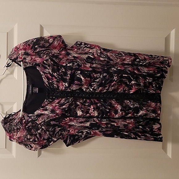 Lace top - Picture 1 of 6